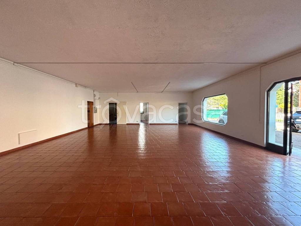 negozio in vendita a Mantova in zona Belfiore