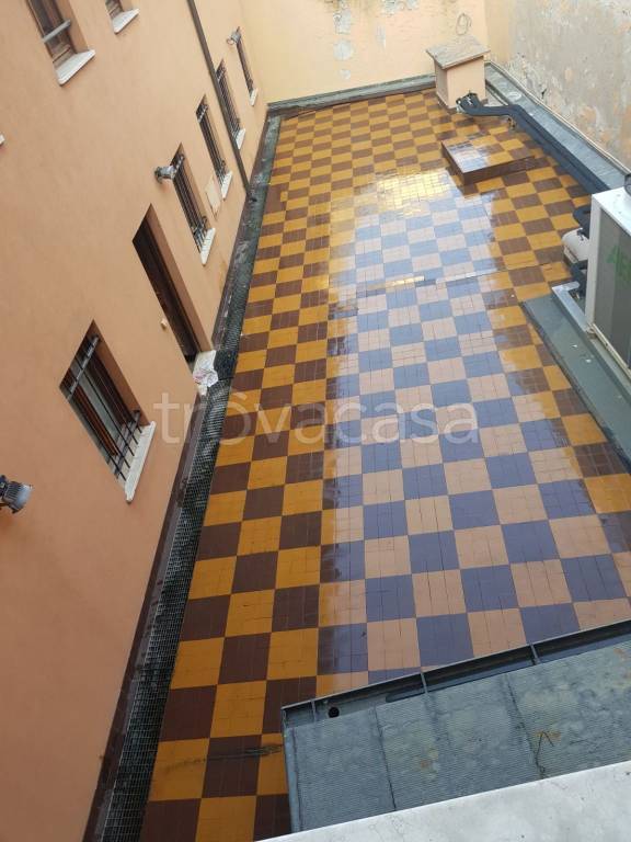 intera palazzina in vendita a Mantova in zona Centro Storico