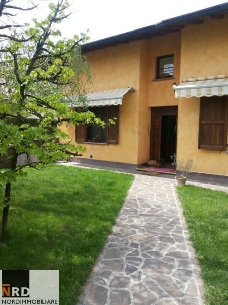 casa indipendente in vendita a Mantova in zona Lunetta-Frassino