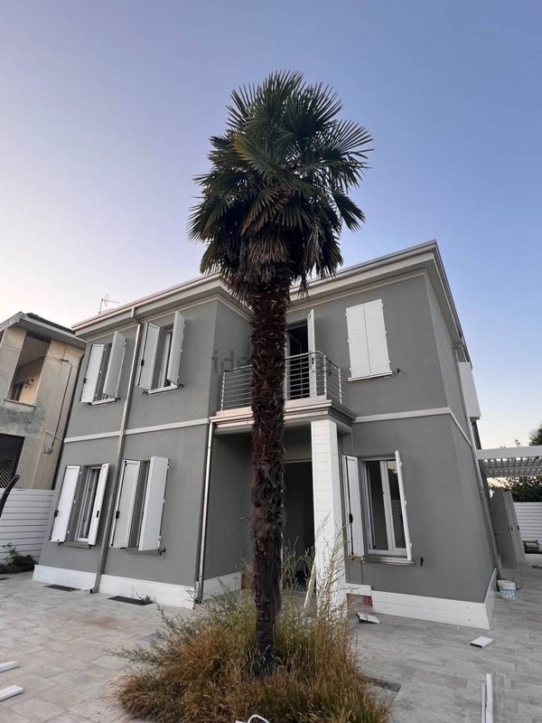 casa indipendente in vendita a Mantova