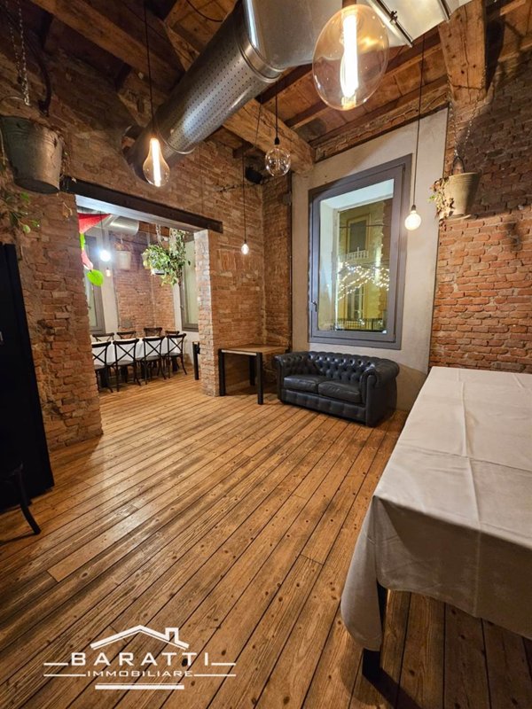 negozio in vendita a Mantova in zona Centro Storico