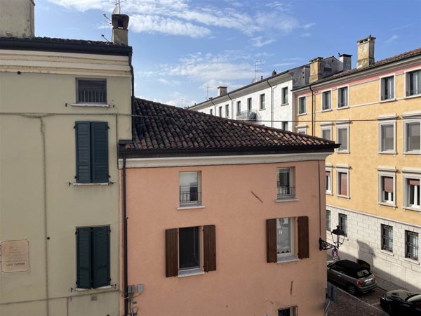 appartamento in vendita a Mantova in zona Centro Storico