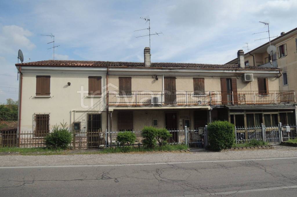 casa indipendente in vendita a Mantova in zona Cittadella