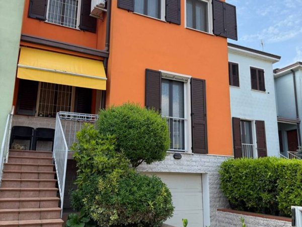 casa indipendente in vendita a Mantova in zona Chiesanuova