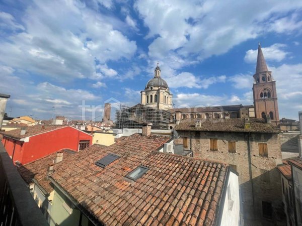 casa indipendente in vendita a Mantova in zona Centro Storico
