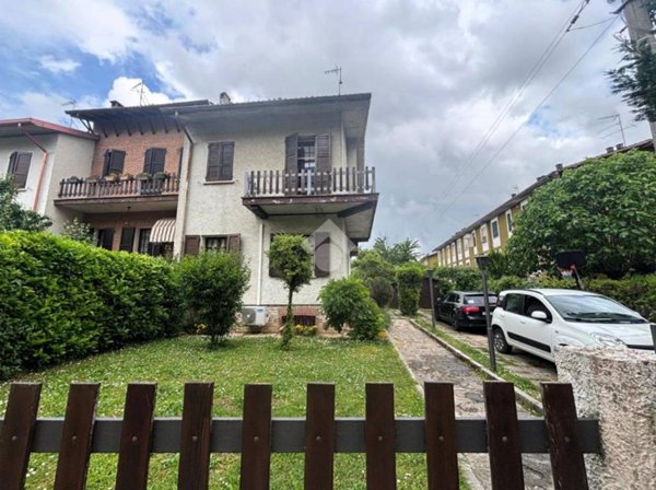casa indipendente in vendita a Mantova in zona Cittadella