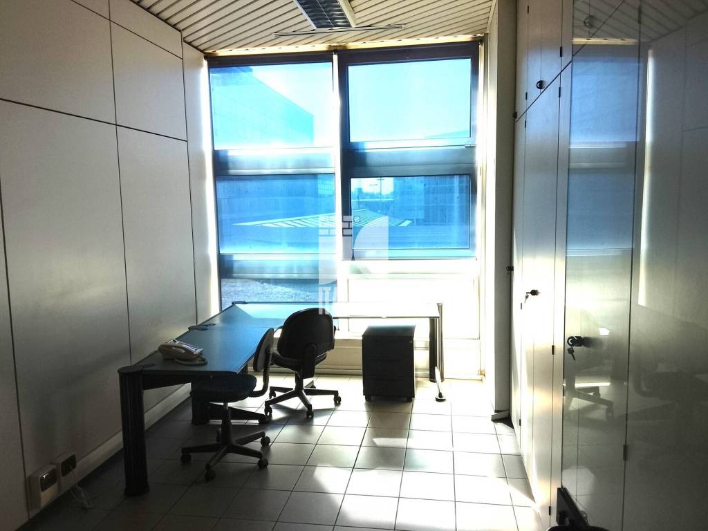 ufficio in vendita a Mantova in zona Case Ghisiolo