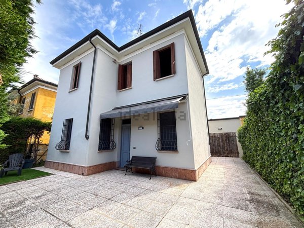 casa indipendente in vendita a Mantova in zona Centro Storico