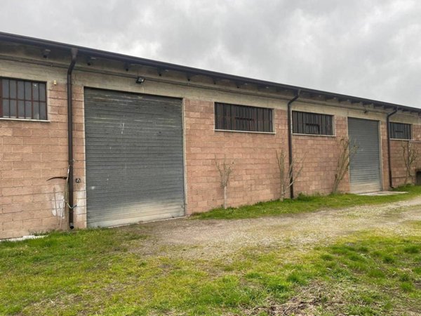 casa indipendente in vendita a Mantova in zona Strada Dosso del Corso