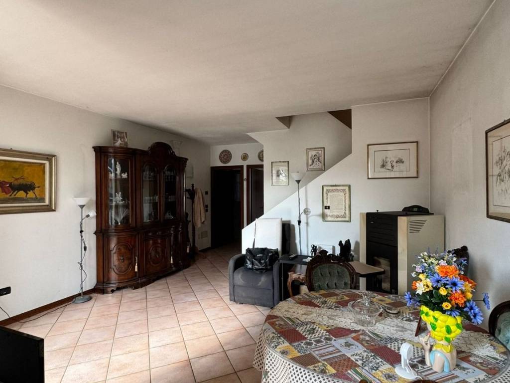 casa indipendente in vendita a Mantova in zona Lunetta-Frassino