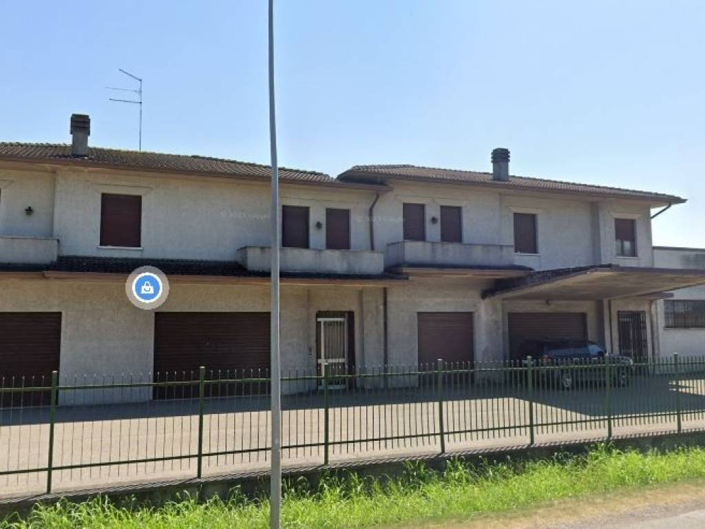 negozio in vendita a Mantova in zona Strada Dosso del Corso