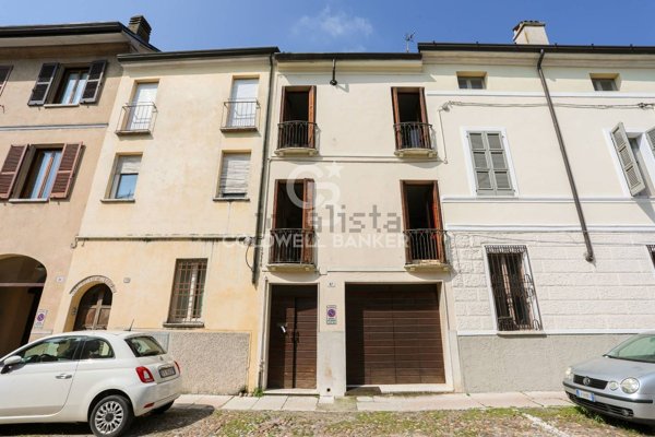 casa indipendente in vendita a Mantova in zona Centro Storico