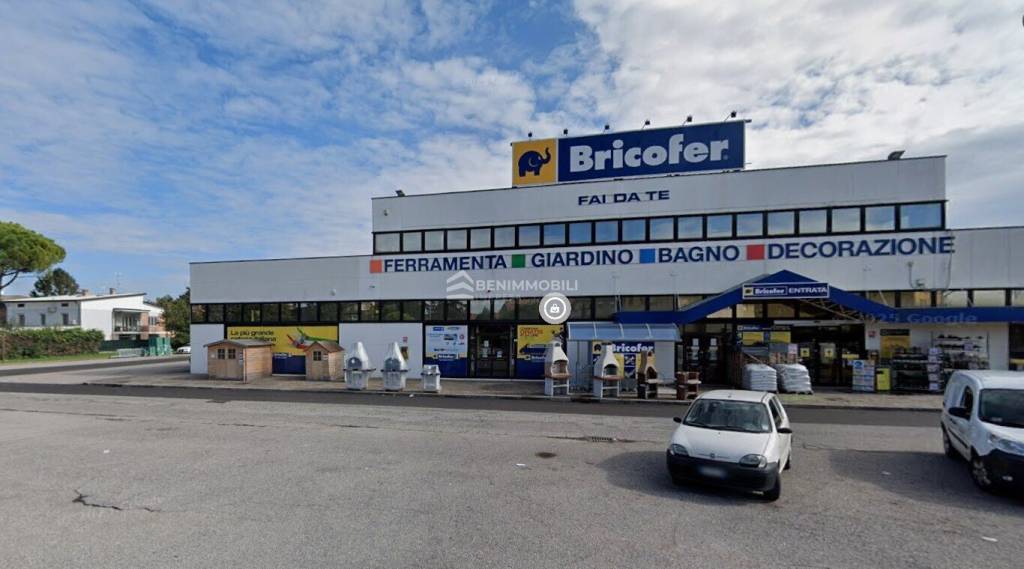 negozio in vendita a Mantova in zona Chiesanuova