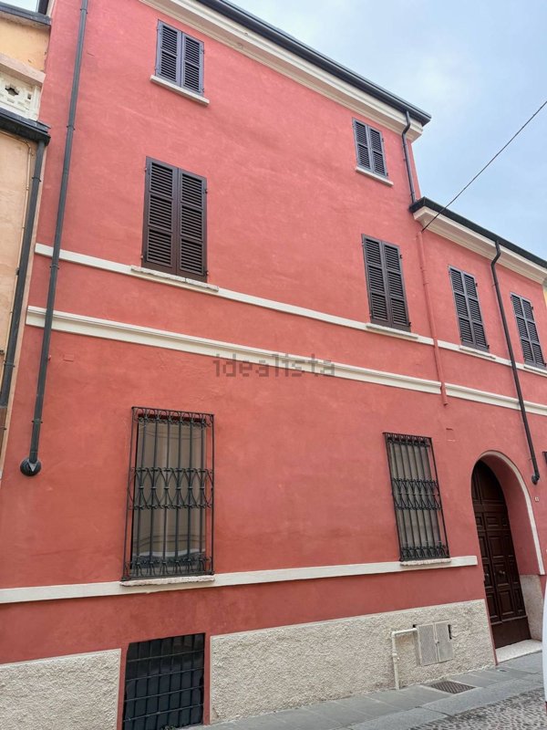 casa indipendente in vendita a Mantova in zona Centro Storico
