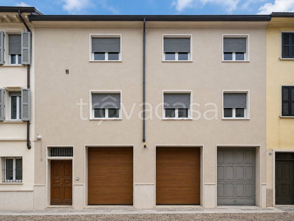 appartamento in vendita a Mantova in zona Frassino