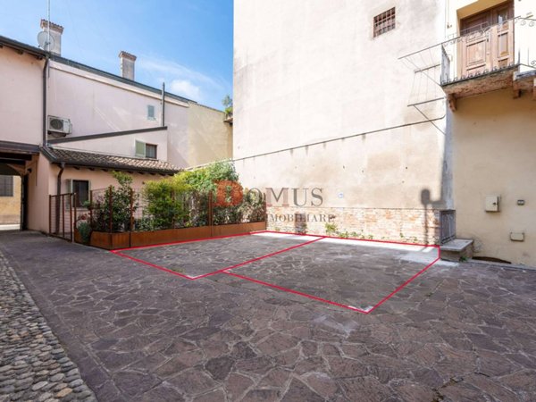 negozio in vendita a Mantova in zona Corso Vittorio Emanuele II