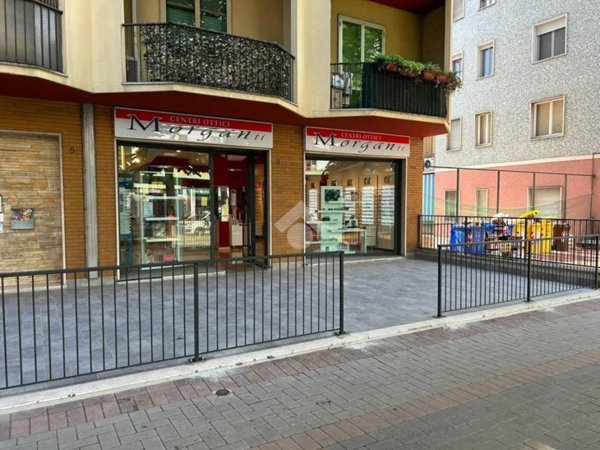 negozio in vendita a Mantova in zona Valletta Paiolo