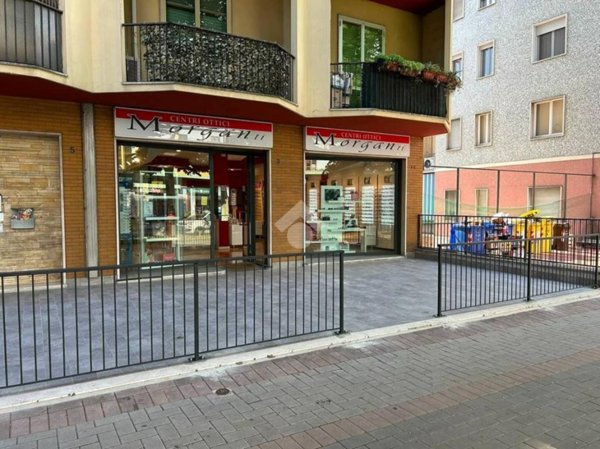 negozio in vendita a Mantova in zona Valletta Paiolo