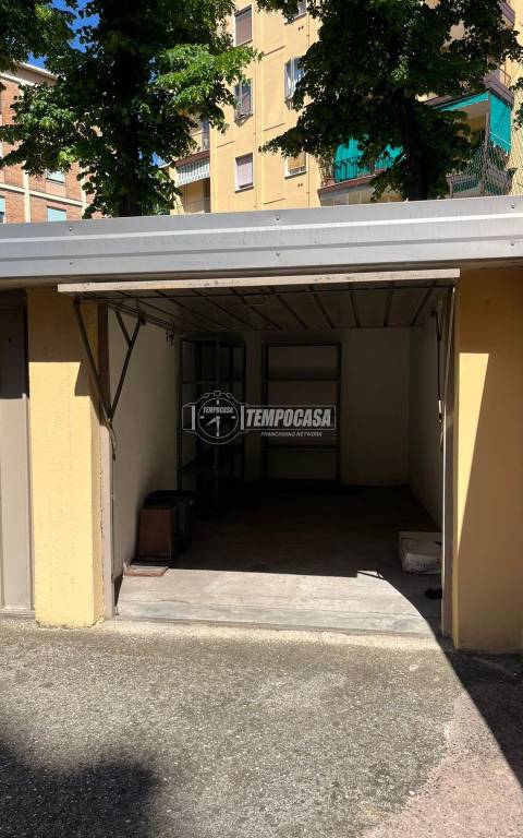negozio in vendita a Mantova in zona Valletta Paiolo