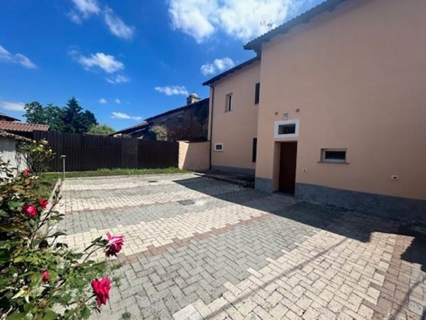 casa indipendente in vendita a Mantova in zona Gambarana