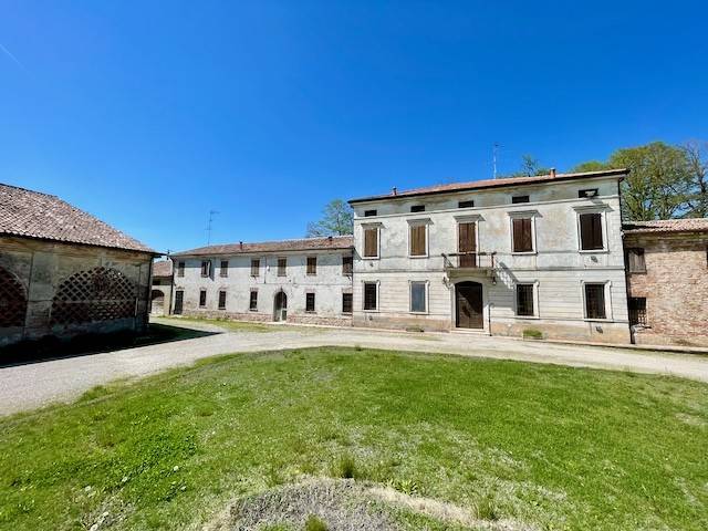 casa indipendente in vendita a Mantova in zona Chiesanuova
