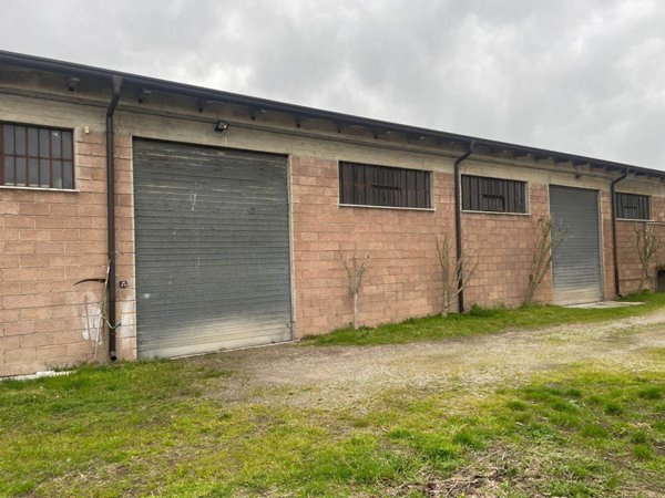 casa indipendente in vendita a Mantova in zona Strada Dosso del Corso