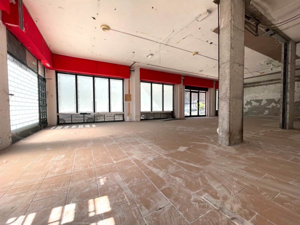 negozio in vendita a Mantova in zona Valletta Paiolo