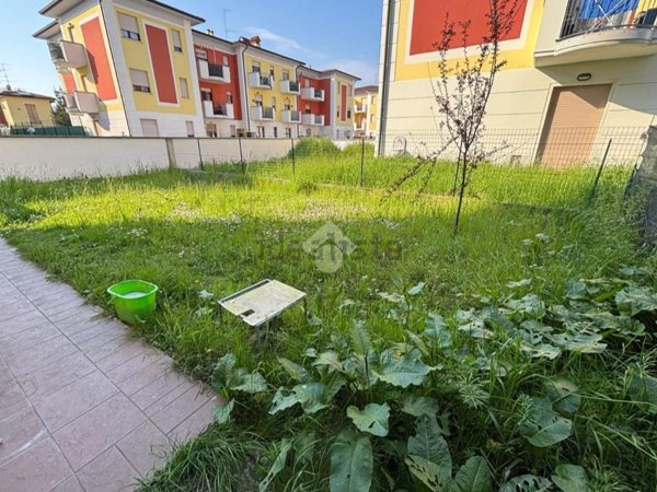 appartamento in vendita a Mantova in zona Gambarana