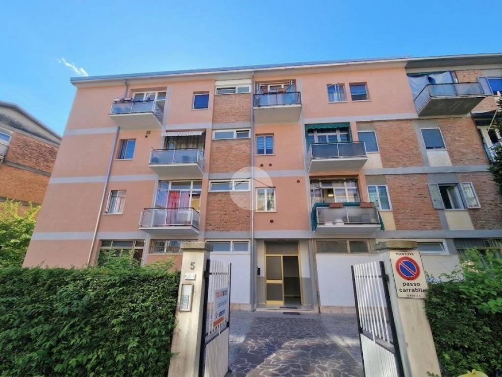 appartamento in vendita a Mantova in zona Valletta Paiolo