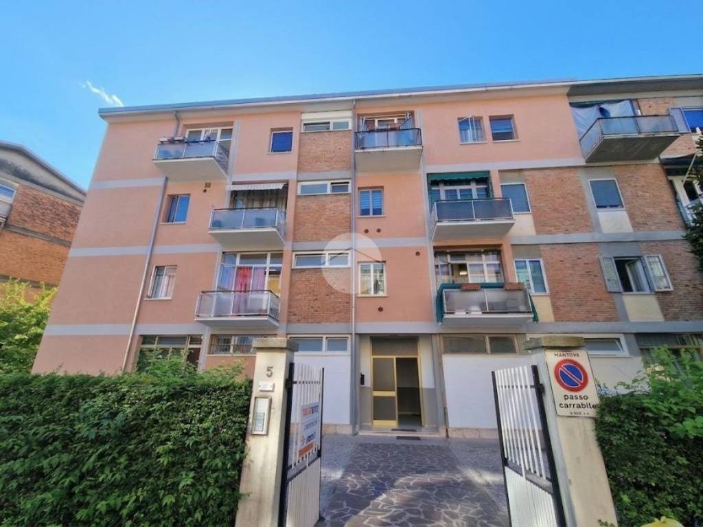 appartamento in vendita a Mantova in zona Tè Brunetti