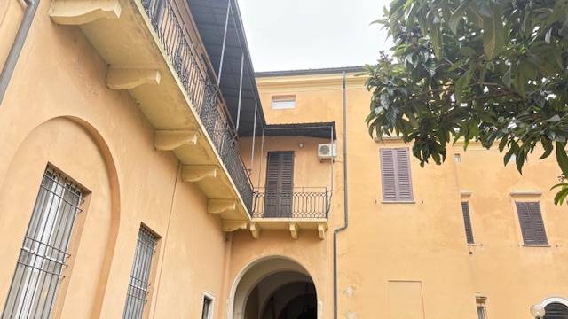 casa indipendente in vendita a Mantova in zona Centro Storico