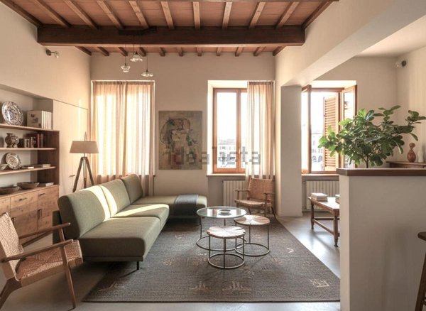 casa indipendente in vendita a Mantova in zona Centro Storico