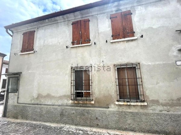 casale in vendita a Mantova in zona Borgo Castelletto