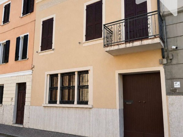 casa indipendente in vendita a Mantova in zona Centro Storico