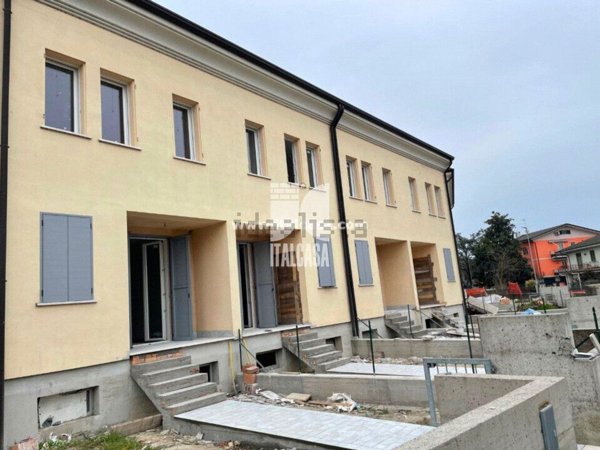 casa indipendente in vendita a Mantova in zona Lunetta-Frassino