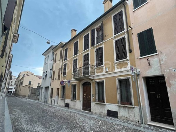 appartamento in vendita a Mantova in zona Centro Storico