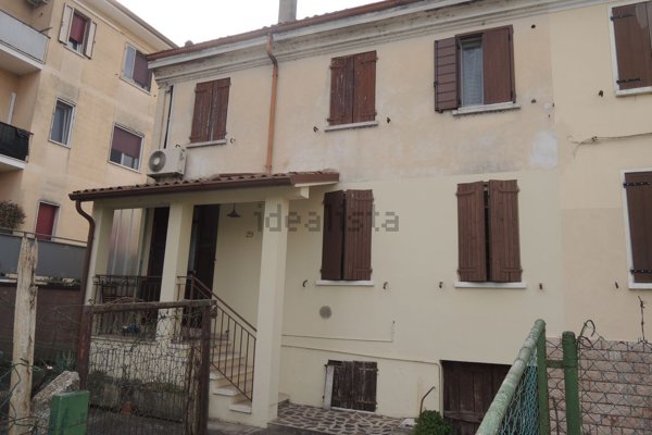 appartamento in vendita a Mantova in zona Gambarana