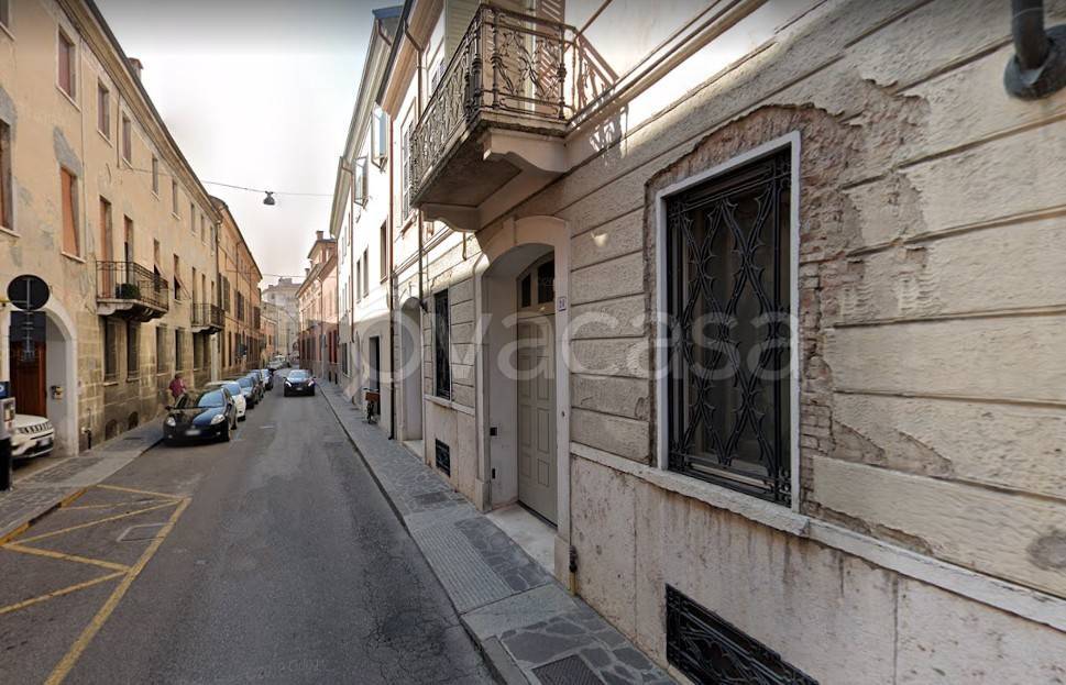 appartamento in vendita a Mantova in zona Centro Storico