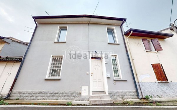 casa indipendente in vendita a Mantova in zona Cittadella