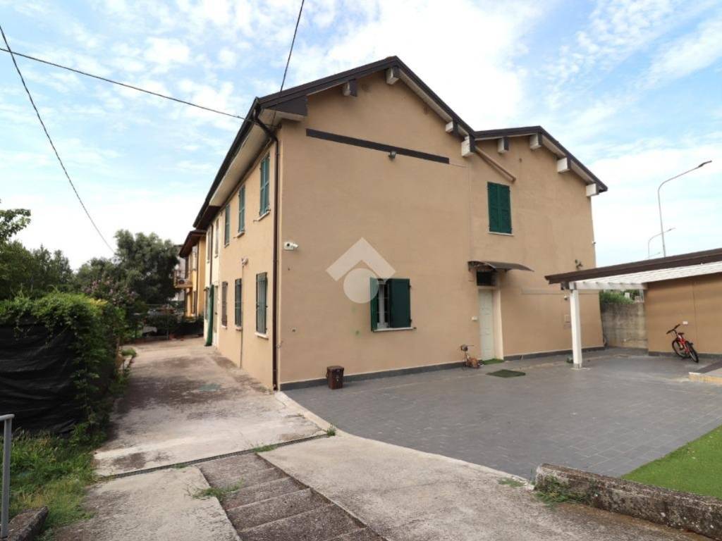 casa indipendente in vendita a Mantova in zona Cittadella