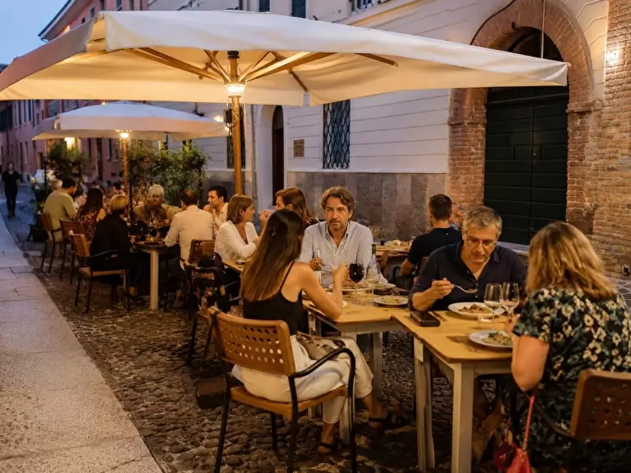 negozio in vendita a Mantova in zona Centro Storico