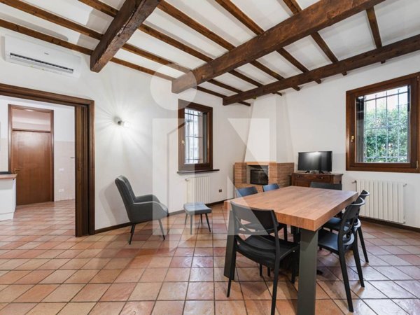 casa indipendente in vendita a Mantova