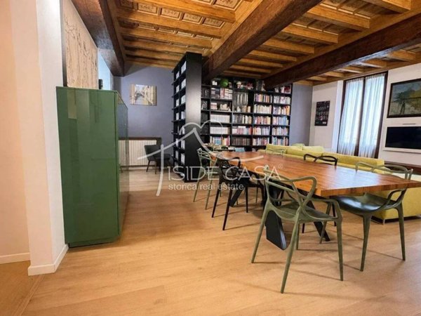 appartamento in vendita a Mantova in zona Centro Storico