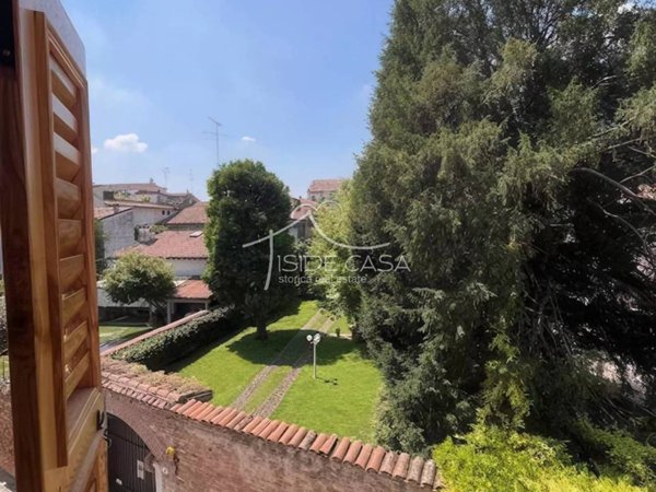appartamento in vendita a Mantova in zona Centro Storico