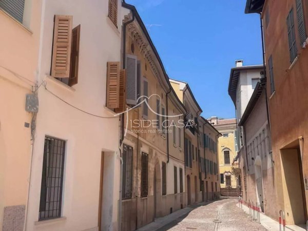 appartamento in vendita a Mantova in zona Centro Storico