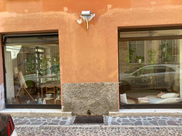 locale commerciale in vendita a Mantova in zona Centro Storico