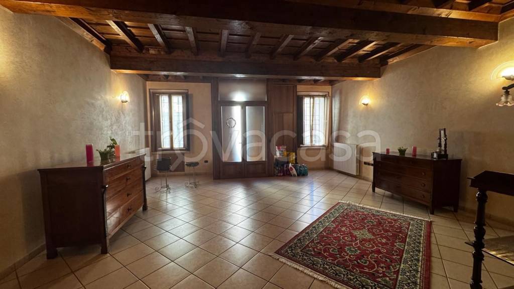 casa indipendente in vendita a Mantova in zona Centro Storico