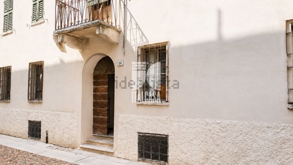 casa indipendente in vendita a Mantova in zona Centro Storico
