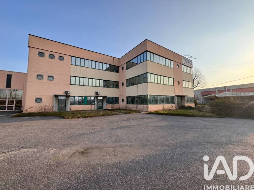 ufficio in vendita a Mantova
