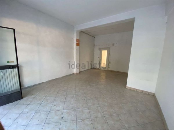 negozio in vendita a Mantova in zona Valletta Paiolo